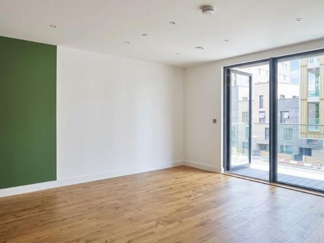 House for rent in Alpine Place, Greater London