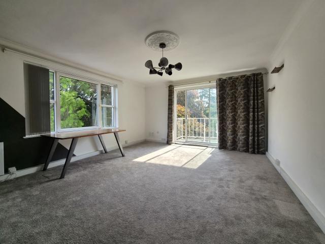 Apartment for rent in Branksome Park, Poole