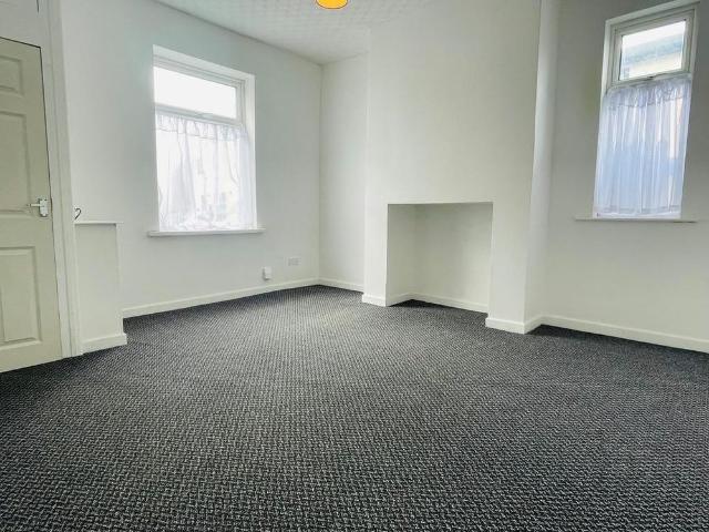 House for rent in Fernhill, Bury