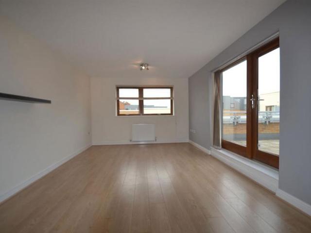 House for rent in Swanscombe and Greenhithe, Monks Orchard