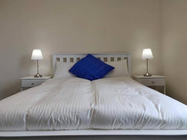 House for rent in The King's Mile, The Bridge