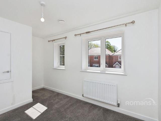 House for rent in Heol-las, Surrey