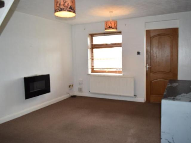 House for rent in Queen's Park, Guide