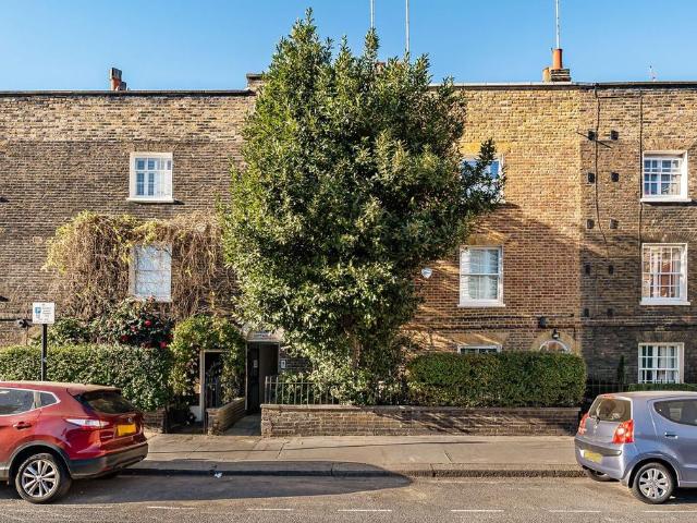 House for rent in Belgravia, Greater London