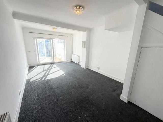 House for rent in Seven Kings, Greater London