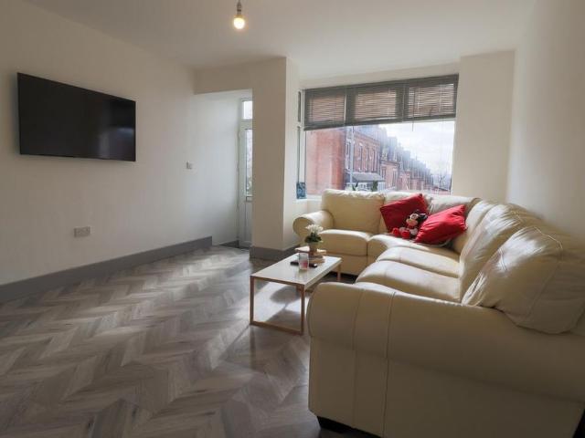 House for rent in Headingley Hill, Leeds
