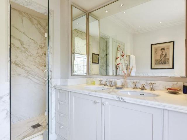 House for rent in Belgravia, Greater London