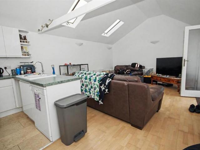 House for rent in Bowlhead Green, Waverley
