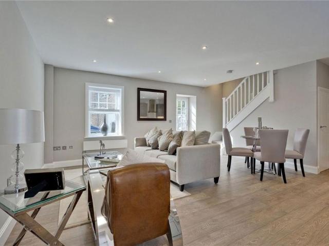 House for rent in Blackhills, Surrey