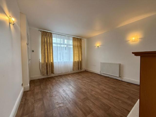 House for rent in Woodhouse Hill, Leeds