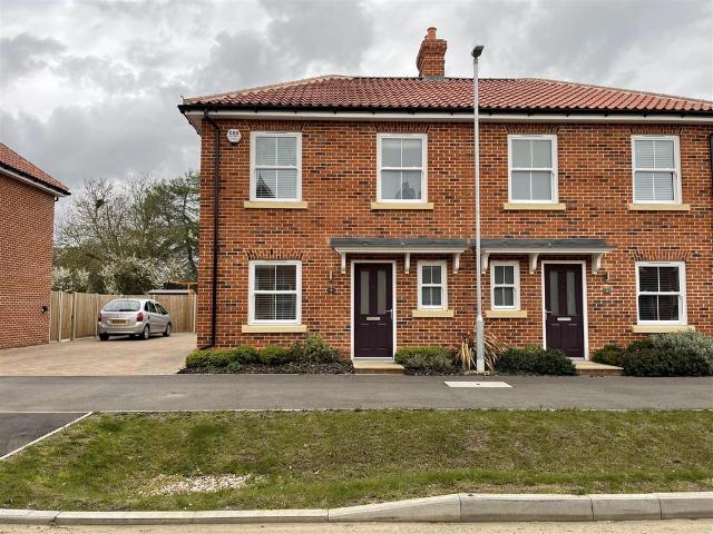 House for rent in Lawford, Dale Hill