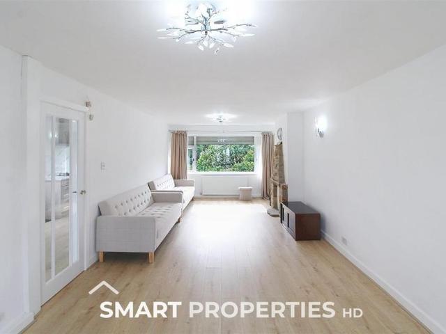 House for rent in Warley Town, West Yorkshire