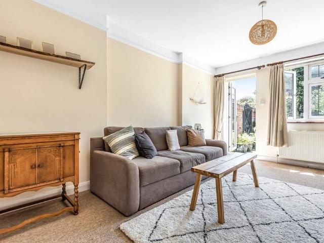 House for rent in Fole, Surrey