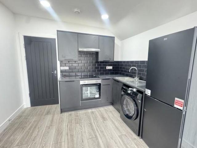 House for rent in Plasnewydd, Falcon Lodge