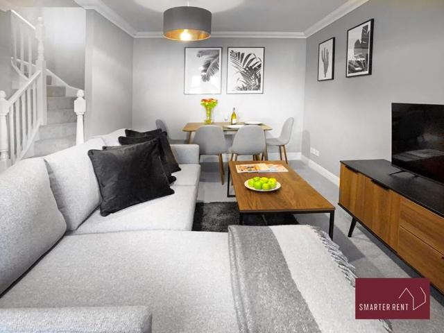 House for rent in Knaphill, Woking