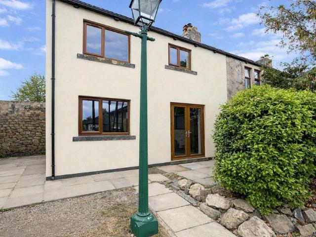 House for rent in Bank Top, Siddal