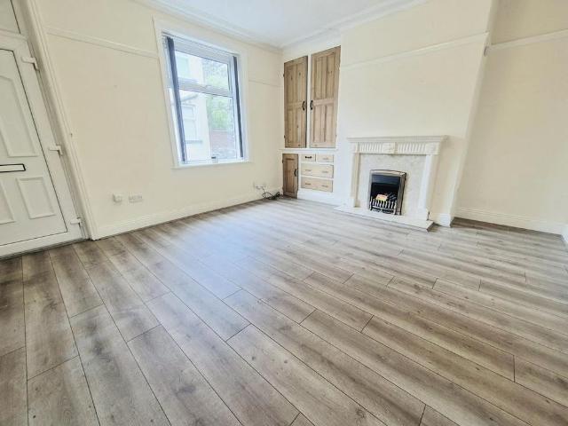 House for rent in Ovenden, Halifax