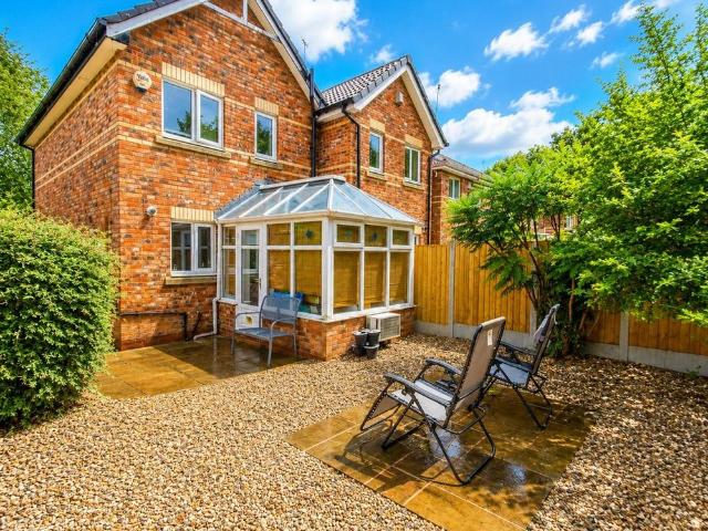 House for rent in Colshaw Farm, Wilmslow