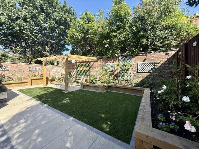 House for rent in Sydenham, Green Close