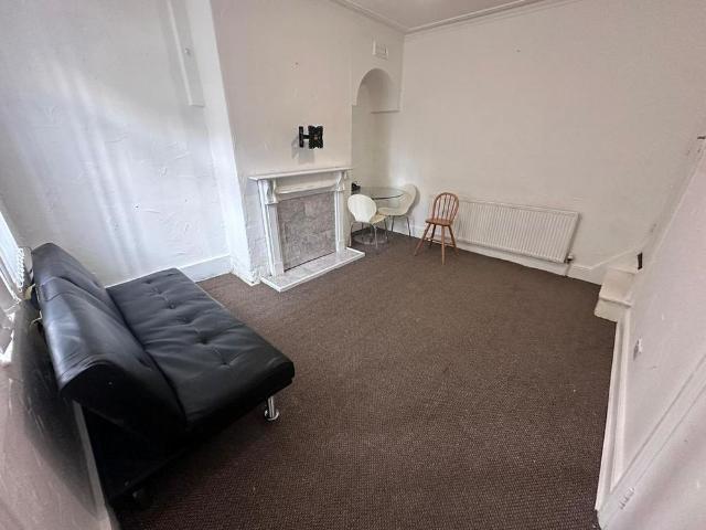 House for rent in East End Park, West Yorkshire