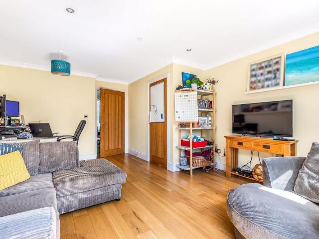 House for rent in Holloway Hill, Fole