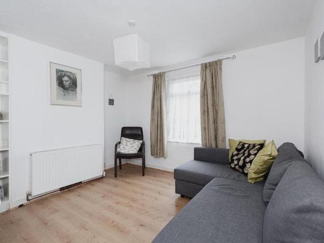 House for rent in Pachesham Park, Surrey
