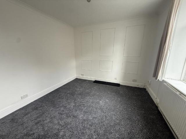 House for rent in Linthwaite, West Yorkshire