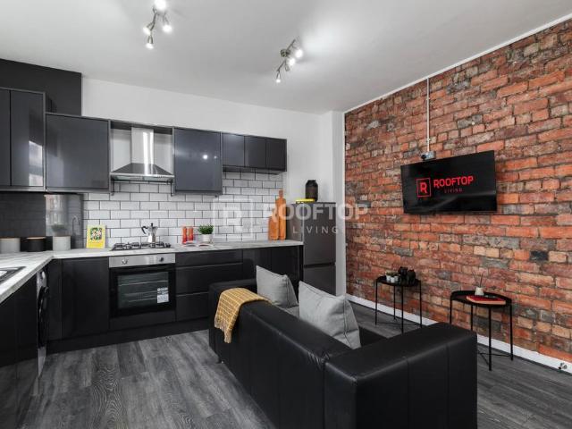 Flat for rent in Hyde Park, West Yorkshire