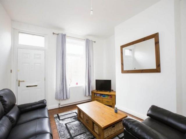 House for rent in Pellon, Halifax