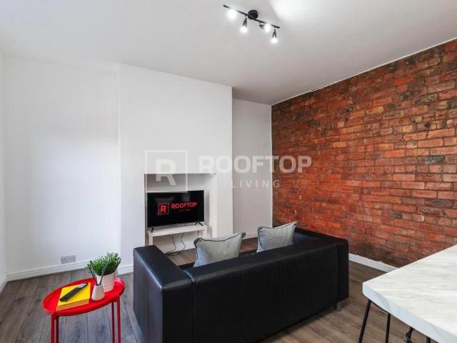 House for rent in Charing Cross, Leeds