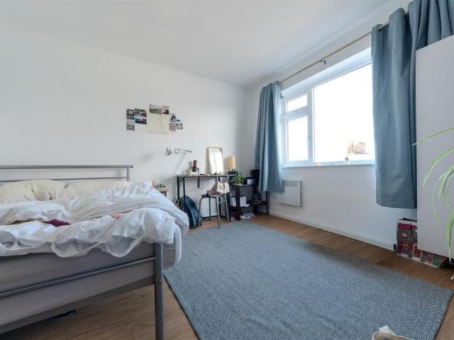 House for rent in Sydenham, Green Close