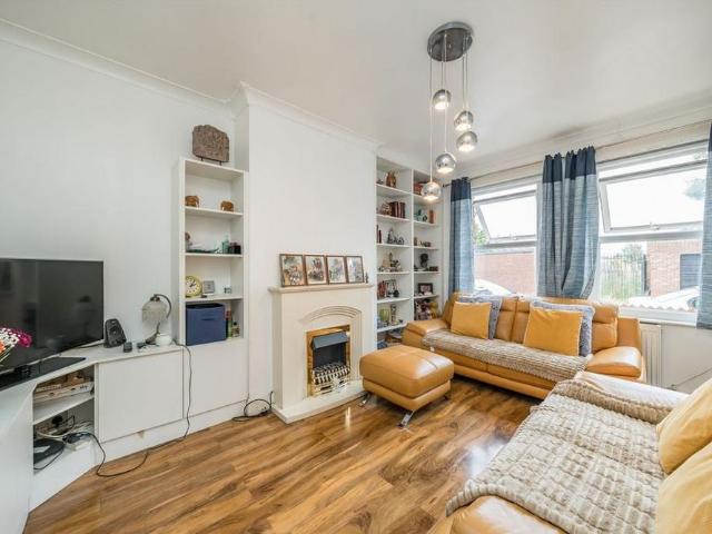 House for rent in London Borough of Hounslow, Greater London