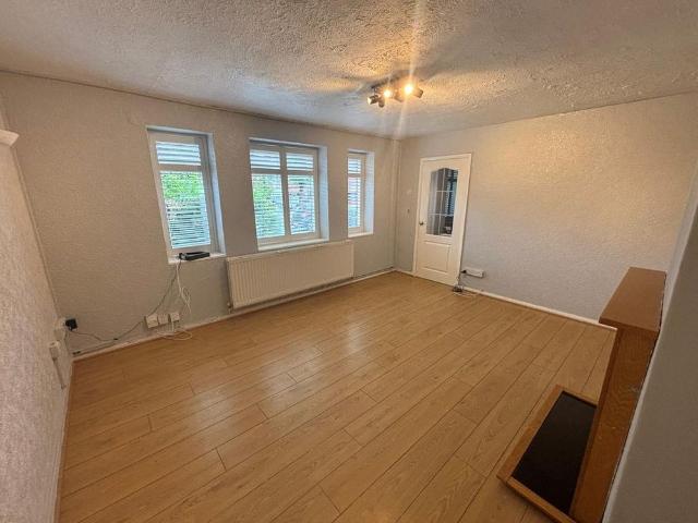 House for rent in Brinnington, Greater Manchester
