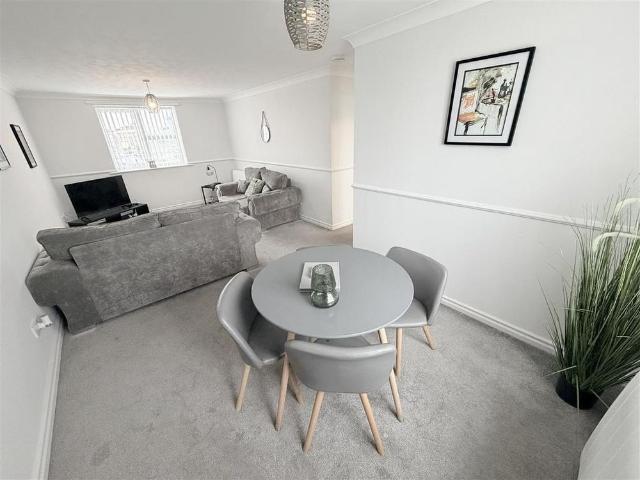 House for rent in Burnedge, Greater Manchester