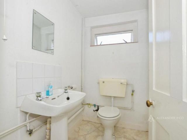 House for rent in Ashlyns Estate, Pouchen End