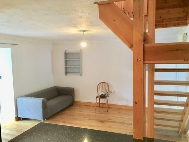 House for rent in Johnstown, Carmarthen