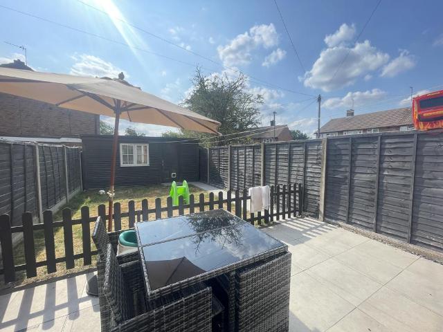House for rent in Bennetts End, Pouchen End