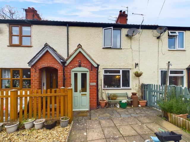 House for rent in Pontfadog, Wales