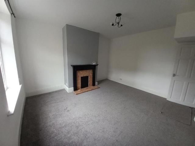 House for rent in Cleckheaton, Kirklees