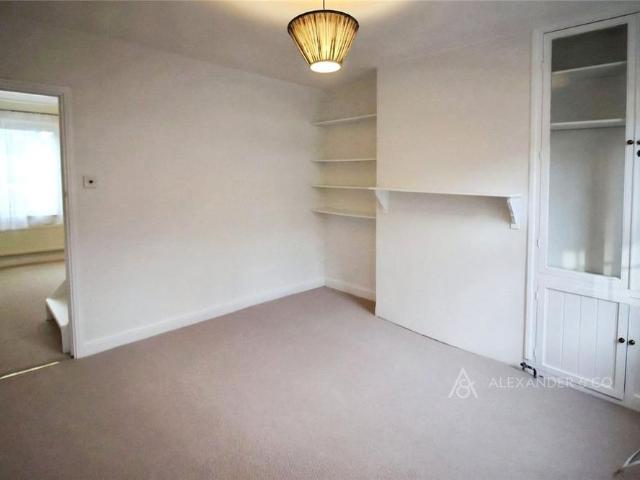 House for rent in Ashlyns Estate, Pouchen End