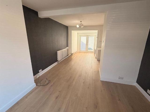 House for rent in Guide Bridge, Greenheys