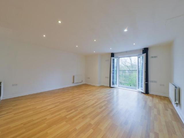 House for rent in Hatching Green, Five Acres