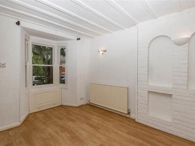 House for rent in Pouchen End, Hertfordshire