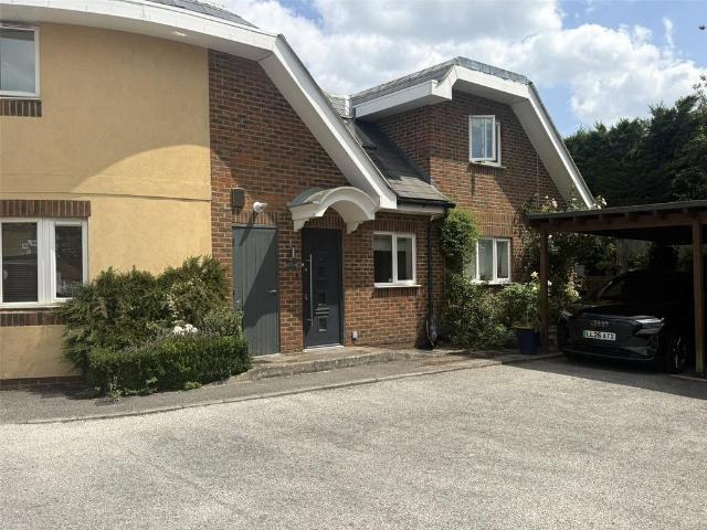 House for rent in Whetstone, Greater London