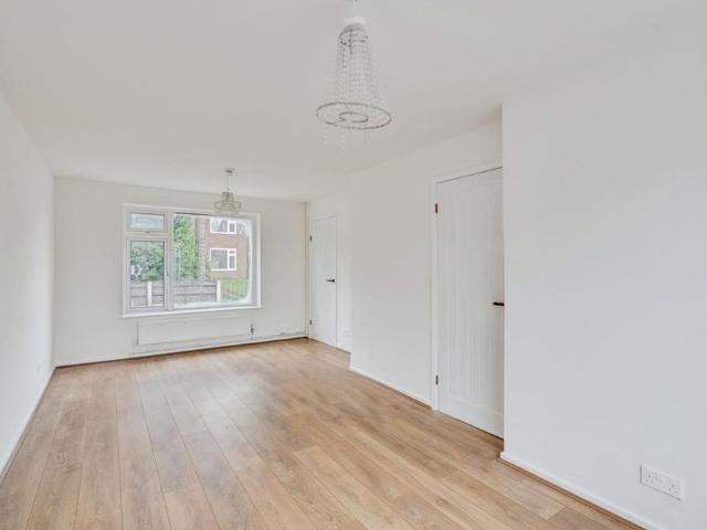 House for rent in Moses Gate, Lee Bank