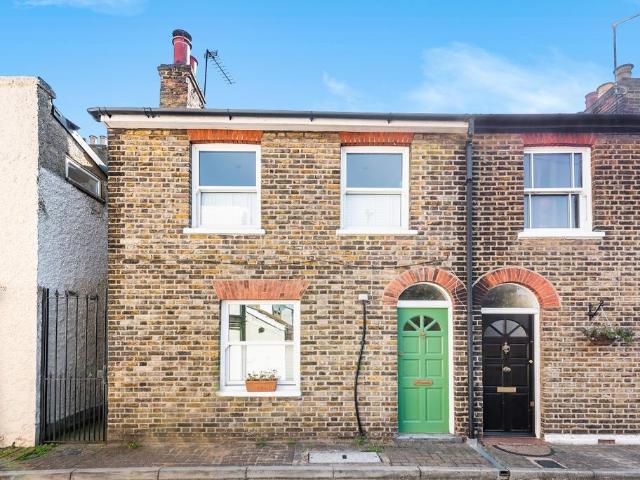 House for rent in Elmstead, Greater London