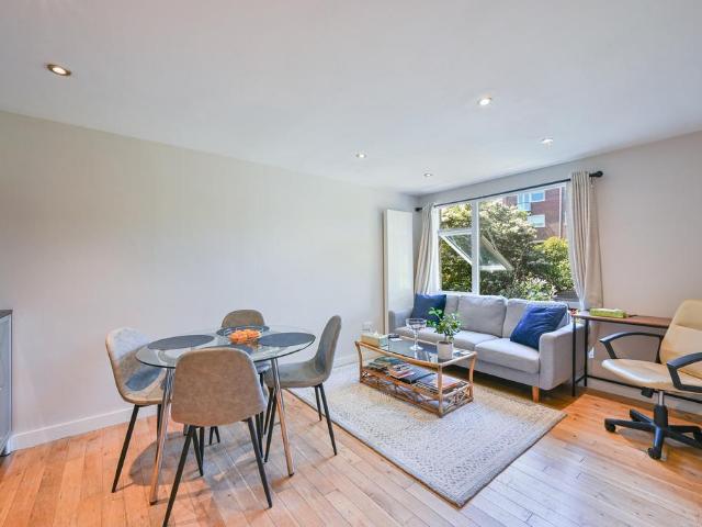 House for rent in Southfields, Greater London