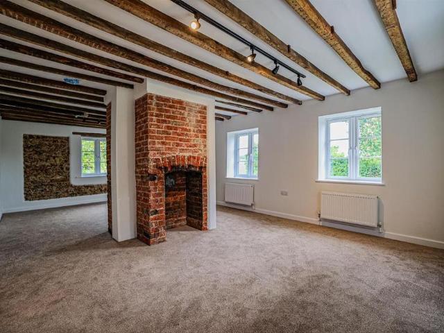 House for rent in Five Acres, Hertfordshire
