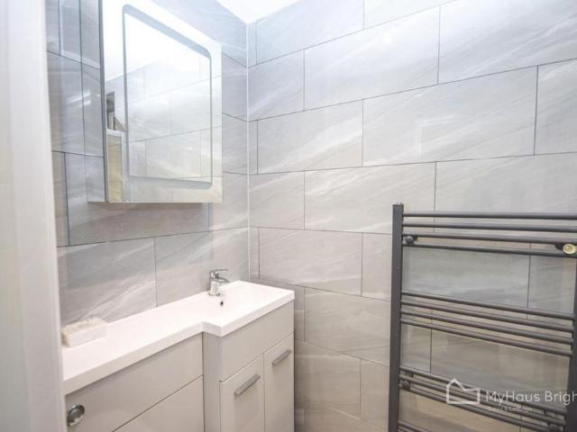 House for rent in Red Hill, Surrey