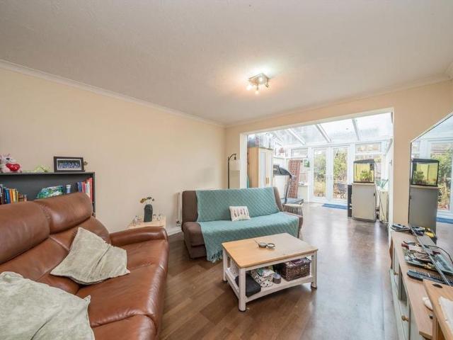 House for rent in Whitton, Greater London